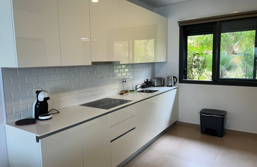 Manilva House | Holiday Home 'Great Townhouse Close To The Beach' with Sea View, Wi-Fi and Air Conditioning