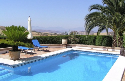 Antequera House | Holiday Home in Villanueva near El Torcal