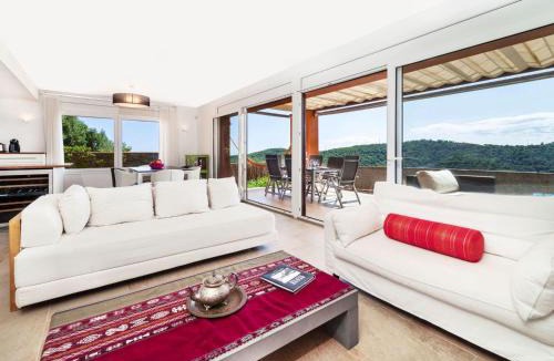 Sa Riera House | Holiday Home Jandalo Berria by Interhome