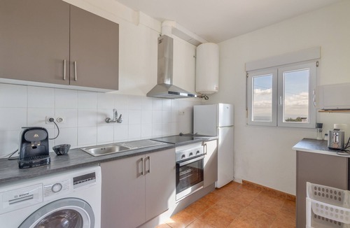 Bigues I Riells House | Holiday Home 'Planta Baixa A Bigues I Riells' with Mountain Views and Shared Terrace
