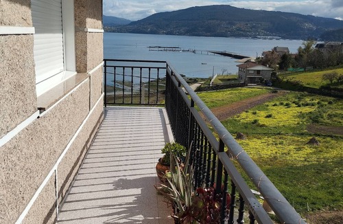 Cobres House | Holiday Home 'Seaside Stay' with Sea View, Private Garden and Wi-Fi