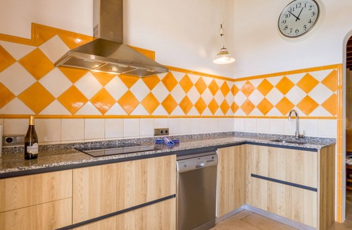 Son Antem House | Holiday Home 'Son Pons' with Mountain Views, Wi-Fi & Air Conditioning