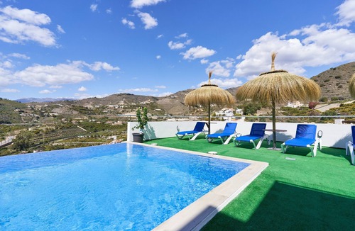 Almunecar Villa | Holiday Home 'Villa Joya Del Mediterraneo' with Sea Views, Wi-Fi and Air Conditioning