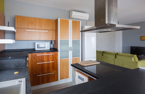 Molinell House | Holiday Home 'Villa Rosa 2' (1st Floor) with Sea View, Wi-Fi & A/C