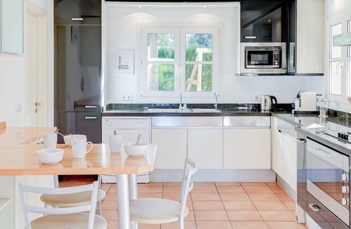 Mal Pas-Bon Aire Villa | Holiday Villa Alarvella Bonaire with Sea View, Wi-Fi, A/C, Pool, Garden & Terrace; Parking Available