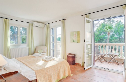 Mal Pas-Bon Aire Villa | Holiday Villa Alarvella Bonaire with Sea View, Wi-Fi, A/C, Pool, Garden & Terrace; Parking Available