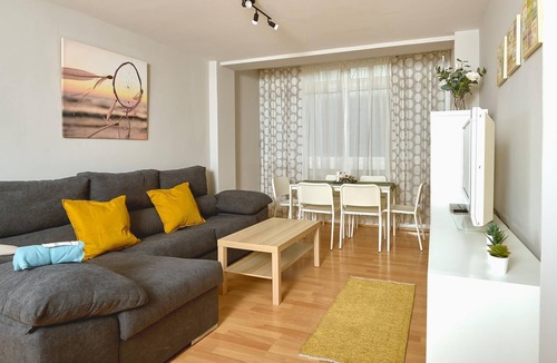 Plaza de Toros Vieja Apartment | Holidays2Malaga Salitre 3 bedroom up to 7 people High speed wifi