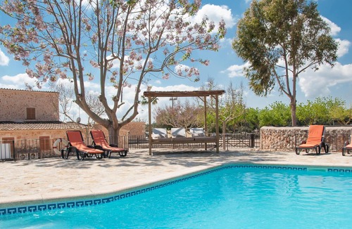 Sencelles House | Homerez - House for 8 ppl. with swimming-pool, garden and terrace at Sencelles