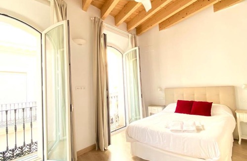 El Arenal Villa | HomeySeville Top-notch Cathedral house with private rooftop terrace and parking opt