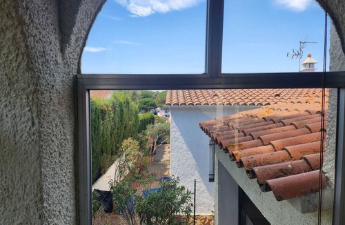 L'Escala House | House 2 bedroom with air conditioning and parking 1400 m from the beach