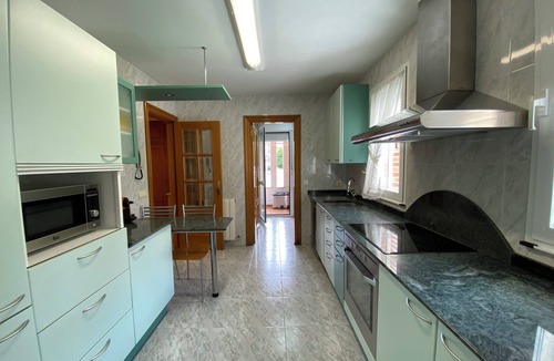 Baranain House | House for Groups and Families, sleeps 11 people