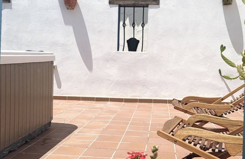 Lagata Cottage | House with jacuzzi and sauna ideal for relaxing in a small village of 100 inhabitants.