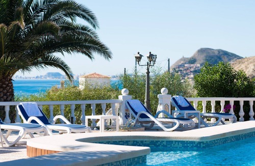 Villajoyosa Villa | Impressive Villa, ideal for families with Stunning Sea Views
