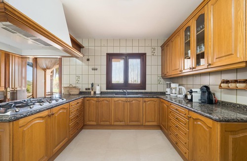 Sa Creu Vermella House | Impressive Villa Son Ferriol estate in Palma de Mallorca with pool vacation rent