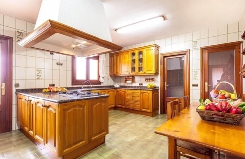 Sa Creu Vermella House | Impressive Villa Son Ferriol estate in Palma de Mallorca with pool vacation rent