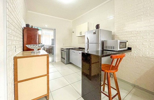 Cibratel II Apartment | Kitnet com WiFi, piscina e churrasq em Itanhaém/SP