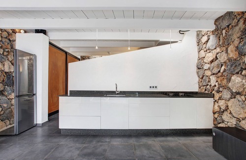 Haria Villa | 'La Bodeguita House' with Sea Views, Private Terrace and Wi-Fi