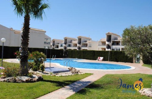 Los Altos Apartment | La Ciñuelica, R1 1st Floor Apartment with Comm Pool L106