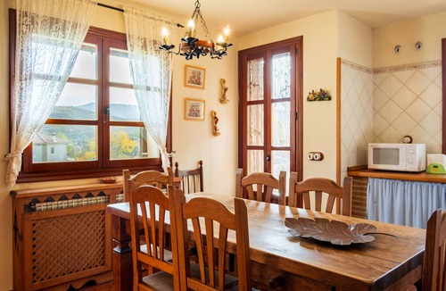 San Martin del Pimpollar House | La Puerta De Gredos Country House – Sierra de Gredos, 4 Bedrooms, Private Terrace, Wi-Fi