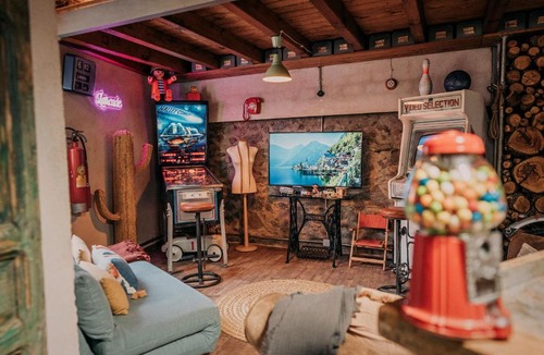 Castillo de Bayuela House | LARCADE Loft Industrial-Jacuzzi