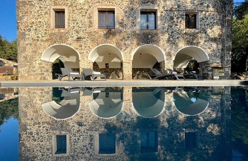 Olot Villa | Large Country Home for 8 near Olot – Perfect for Families & Group Getaways