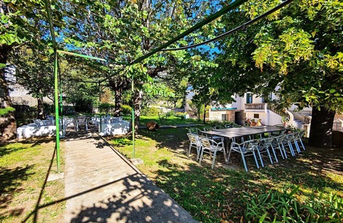 Piedralaves House | Large Holiday Home 'El Rozado' for 22 Guests with Garden in Sierra de Gredos