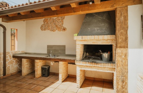 Ayllon House | Las Eras III Country House in Medieval Ayllón – 4 En-Suite Bedrooms & Mountain Views
