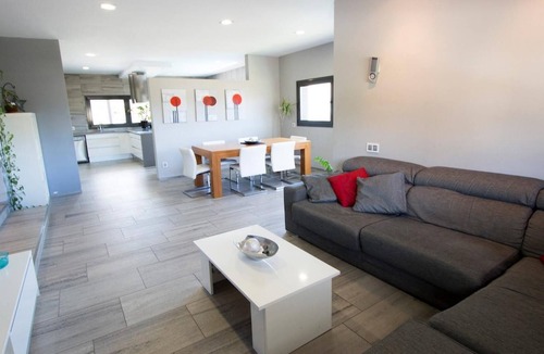 Sils Villa | Lidia Sils Les Comes Ref 561.129 Modern villa in S