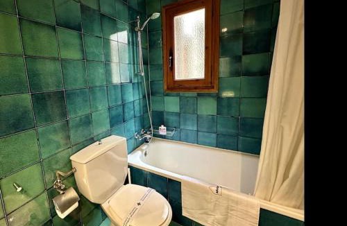 Llivia Apartment | Llívia, Cerdaña, alojamiento con piscina y pista de tenis