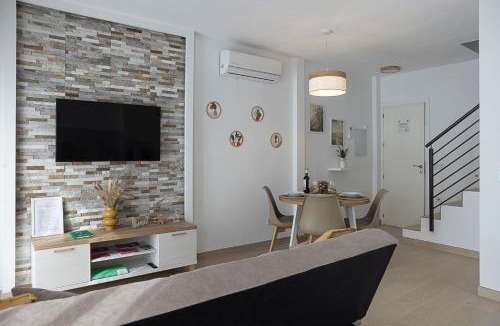 Genalguacil House | Lo del Tío Andrés II, Casa moderna con vistas panorámicas en Genalguacil