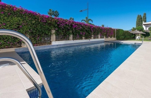 San Pedro de Alcantara Apartment | LOTUS DEL MAR Luxury, Renovated Beachside Gem. San Pedro/Puerto Banus Marbella