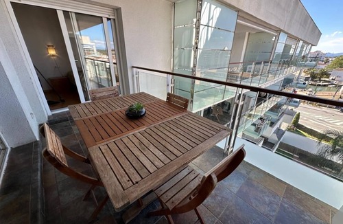 Santa Margarida Apartment | Lovely duplex with views of the communal swimming pool AV-13