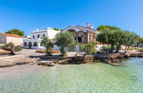 Es Bacares House | Lovely home in Alcudia with private swimming pool, can be inside or outside