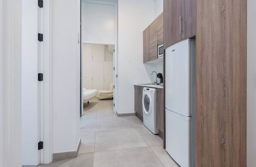 San Gil Apartment | Luxurious apartment with a patio in downtown Seville