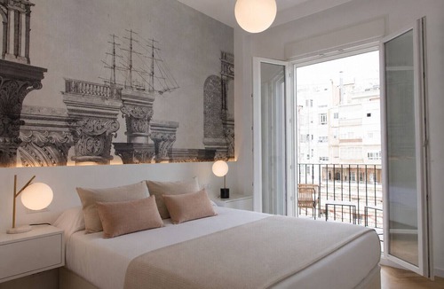 Eixample Apartment | Luxury Stay | 4 Guests | Balcony | City Centre