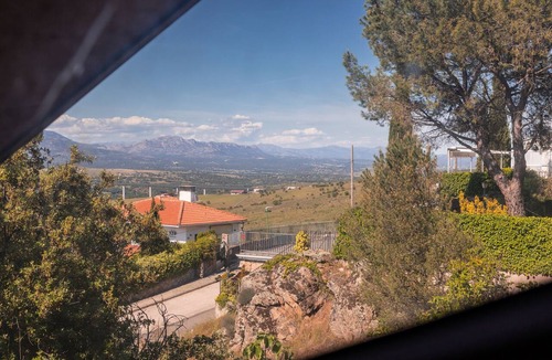 Soto del Real Ski Chalet | Luxury Villa Near Madrid - Pool, Cinema, Mountain Views & La Pedriza