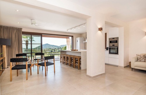 Capdepera Ski Chalet | Luxury Villa Overlooking Sea