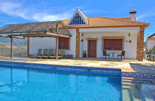 Iznajar House | Luxury villa with lakeviews