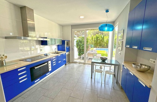 Cabo Roche Villa | Magnificent villa "el Cenador" in urb. Roche, private swimming pool, 500 m. beach