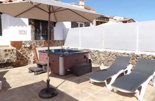 Tarajalejo House | Marachas house, Jacuzzi, 4 people, Wifi, Nearby Beach