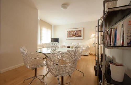 Alameda Apartment | Medina Apartment and Parking Historical Center