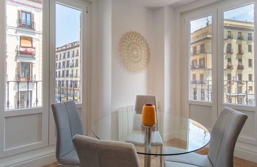 Palacio Apartment | Modern 2-Bed Apartment in Central Madrid