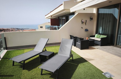 Arguineguin Apartment | Modern 2 bedroom apartment with large terrace, sea view, infinity pool