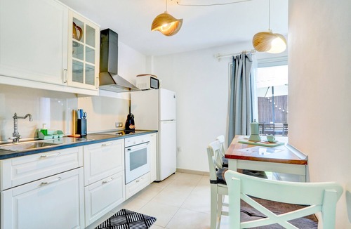 Corralejo Apartment | Modern Apartment 'Native Coconut House' with Private Terrace and Wi-Fi