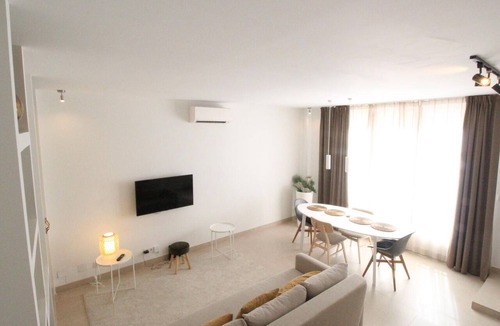 Plaza de Toros Vieja Apartment | Modern Duplex Apartment Near Beach & Center - Del Parque Flats Constancia V3