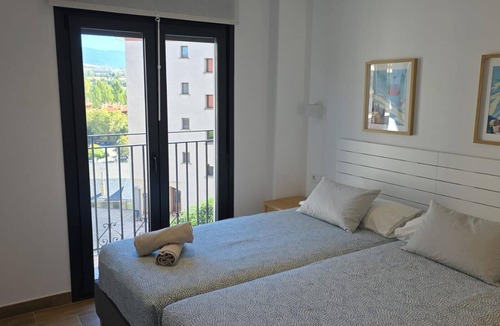 Jaca Apartment | Modern Duplex in the Heart of Jaca for 6 People