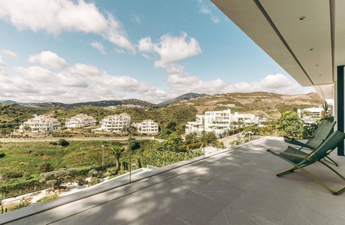 Puerto Banus Villa | Modern villa with panoramic views, heated pool