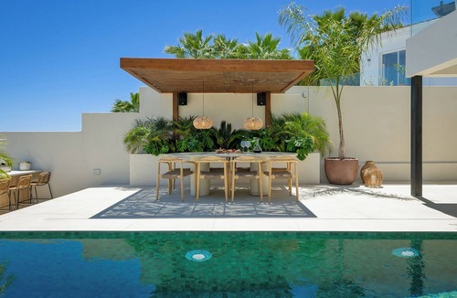 Nueva Andalucia Villa | Modern Villa with Stunning Sea and Mountain View