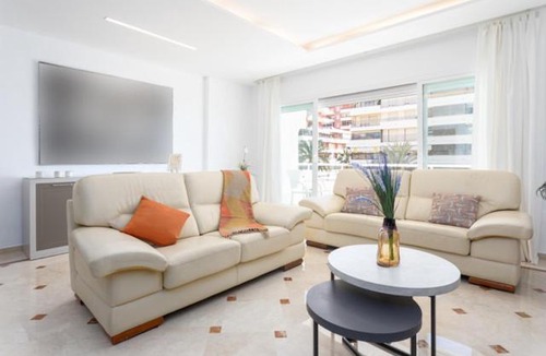 Marbella Seafront Promenade Apartment | MTR - Marbella Temporary Rent 3 bedrooms Av del Mar