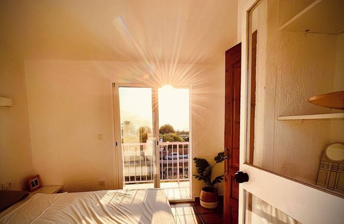 Oliva House | Nestled in the Valencian orange groves, footsteps away from the Mediterean Sea